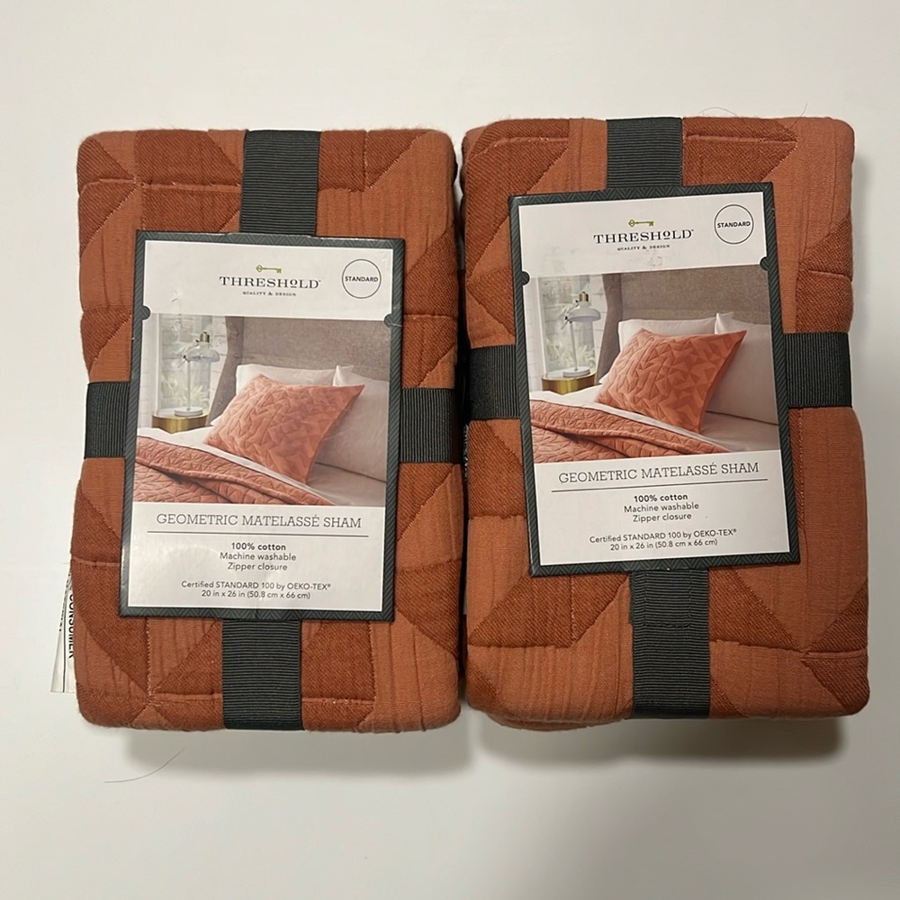 NWT Threahold Geometric sham SET of 2